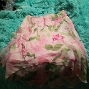 Skirt must be bundled $3